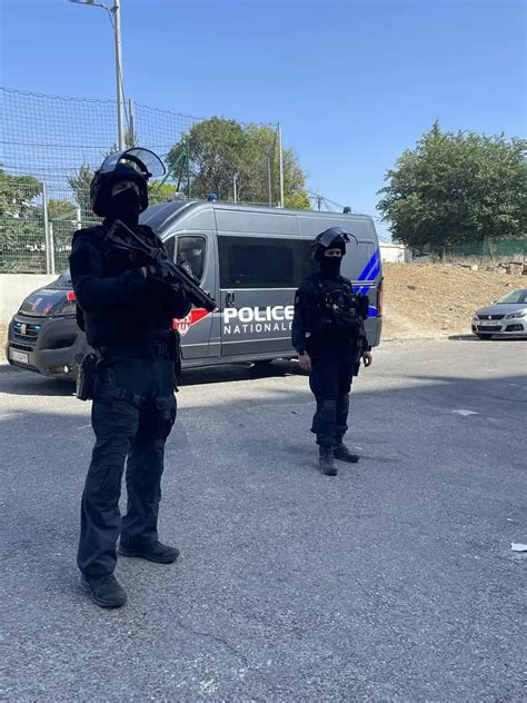 Renforcement De La Lutte Contre Les Trafics Marseille La Crs En Action