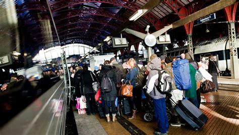 DSB lukker alle rulletrapper på Københavns Hovedbanegård BT Samfund