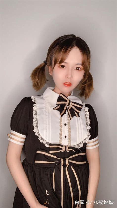 女装大佬轩墨宝宝双马尾写真曝光终于穿上了女朋友的衣服 每日头条