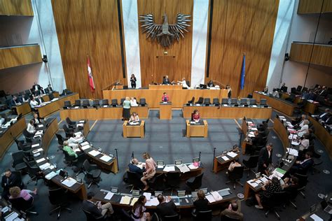 Parlament Strenge Strafen F R Korrupte Politiker Nachrichten At