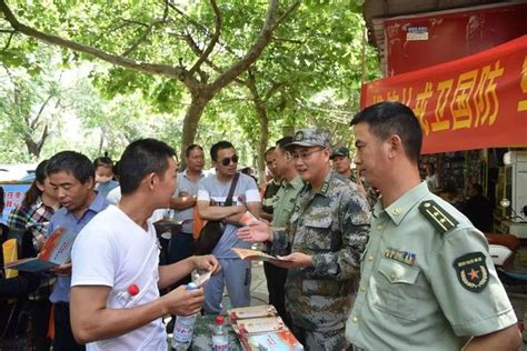 「徵兵入伍」徵兵宣傳走進高考考點 每日頭條