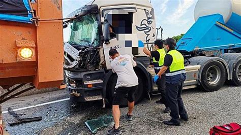 台2線濱海公路車禍 3車追撞1人受困車內 Tvbs Line Today