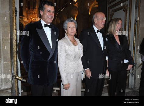 El Ex Presidente Valery Giscard D Estaing Y Su Esposa Anne Aymone