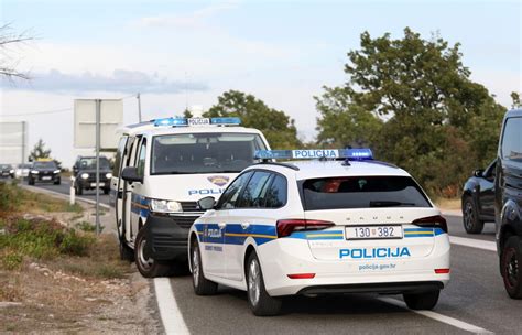 VOZAČI OPREZ U teškoj prometnoj nesreći između Novog Vinodolskog i