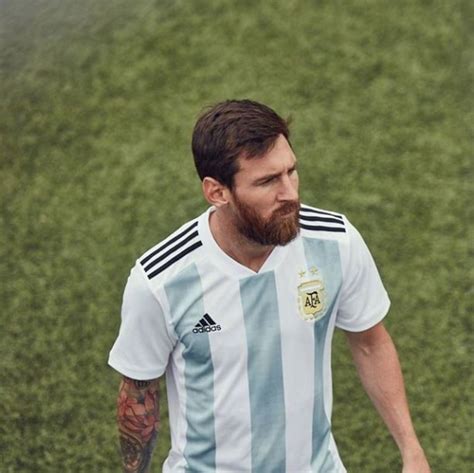 Foto Messi Estrenó La Nueva Camiseta De La Selección Argentina Vida Social