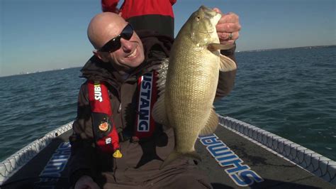 Spoon Fishing Giant Lake Erie Smallmouth Bass Facts Of Fishing Season