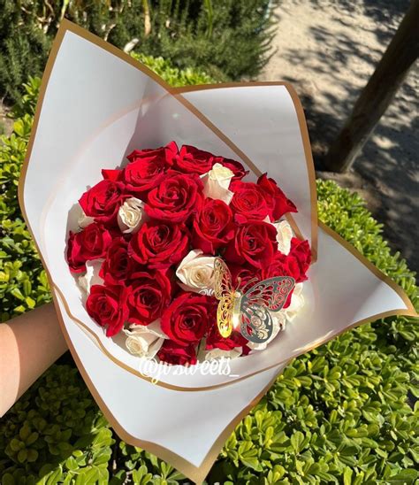 Rose Bouquet Mini Ramo Buchon 🌹 En 2022 Ramo De Rosas Ramo De