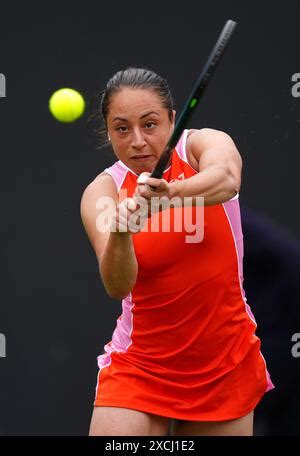 Elisabetta Cocciaretto In Action Against Diana Shnaider In Their Women