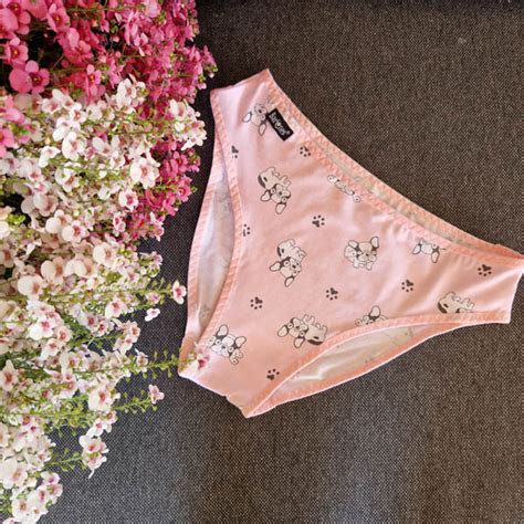 Barones bikini fazonú pamut női bugyi FRANCIA BULDOG MINTÁS RÓZSA