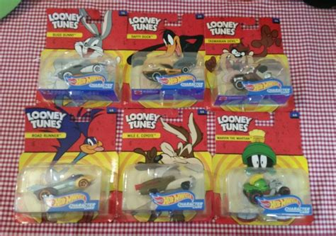 Hot Wheels Looney Tunes Character Cars Set Brand New