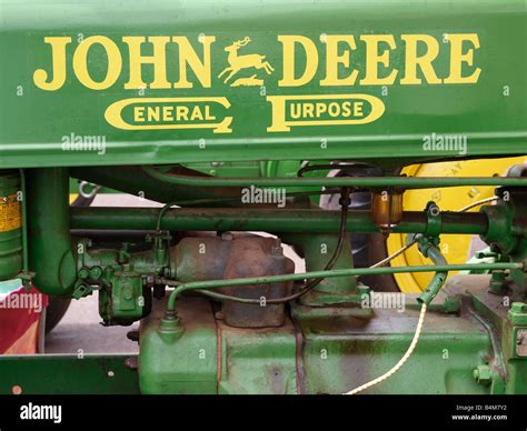 Antique John Deere Tractor Hi Res Stock Photography And Images Alamy