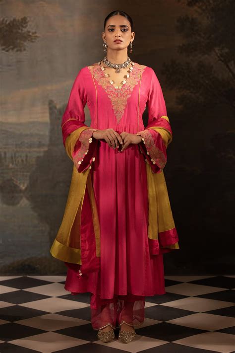 Buy Fuchsia Chanderi Silk Embroidery Floral Applique V Neck Neckline