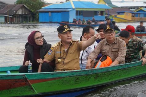 Sugianto Sabran Sambangi Warga Bantaran Sungai Arut