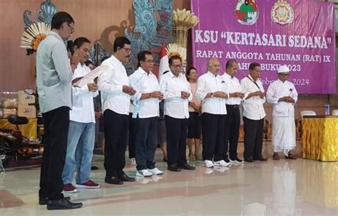 Walikota Jaya Negara Hadiri Karya Melaspas Pura Bale Agung Desa Adat