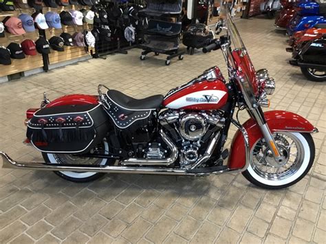 Harley Davidson Hydra Glide Revival Redline Red Stage Fish Tails