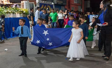 Desfile Cívico Militar reúne gerações no aniversário de 119 anos de