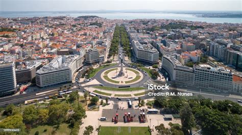 Foto de Vista Aérea Da Praça Marques De Pombal E Avenida Liberdade Em ...