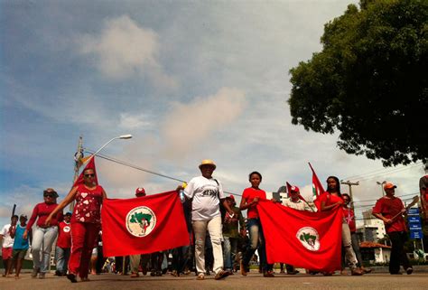 FOTOS RevoltadoBusão e MST protestam nesta quinta 23 em Natal