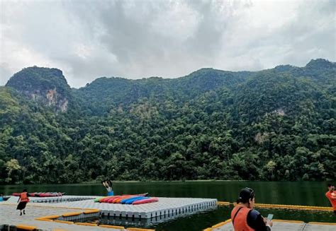 Sejarah Pulau Dayang Bunting Chloe McLean