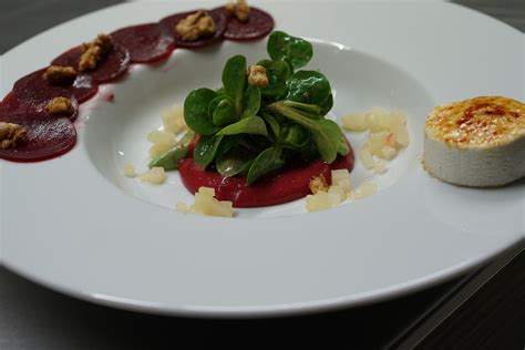 Rote Bete Carpaccio mit Ziegenkäse und Feldsalat Kochen isst vital