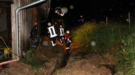 Landkreis Hochwasserlage In Der Region Am Sonntagmorgen Immer Dramatischer