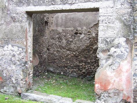 VII 2 17 Pompeii December 2005 Entrance On Vicolo Del Panettiere