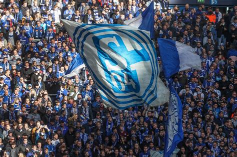 Fc Schalke Entscheidung Sorgt Bei Fans F R Unmut Frechheit