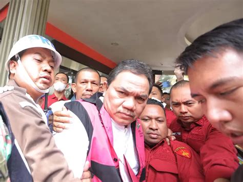 Anggota BPK Achsanul Qosasi Tersangka Kasus BTS