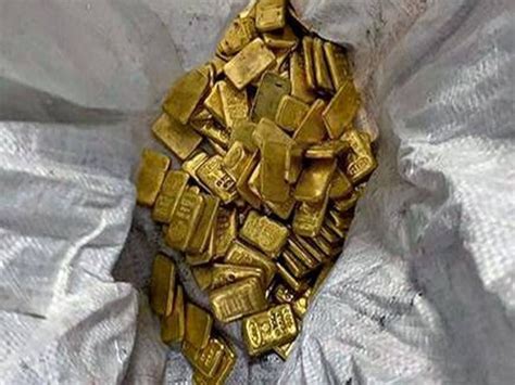 Smuggled Gold Worth Rs 2 58 Crore Seized At Mumbai Airport 4 Arrested