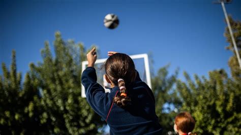 Un Equipo De Baloncesto Femenino Denuncia El Trato Vejatorio Y Machista