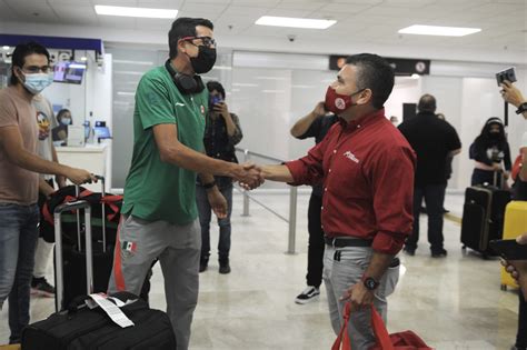 El Atleta Tonati Regresa A Casa Y Es Recibido Con Mucho Orgullo Y