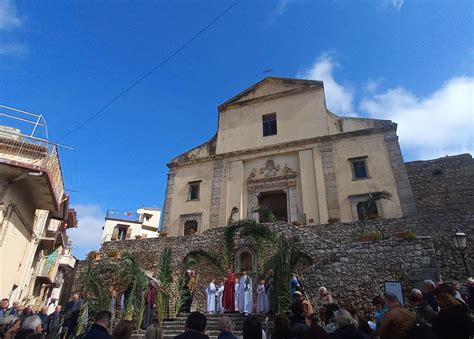 A Galati Mamertino Mirto E Floresta I Riti Della Domenica Delle Palme