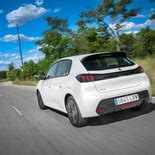 Fotos Peugeot 208 PureTech 100 EAT8 Allure 2019 Motor Es