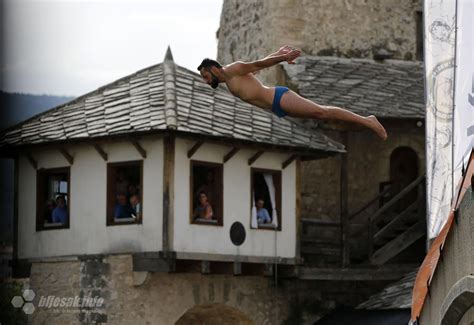 FOTO Tradicionalni skokovi sa Starog mosta Dragan Milnović i Emel