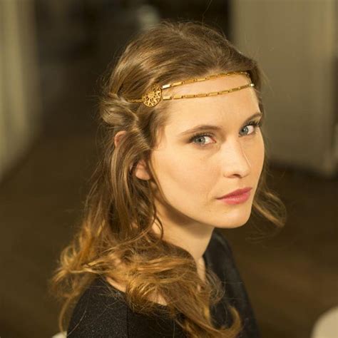 Comment Faire Une Jolie Coiffure Avec Un Headband Elle