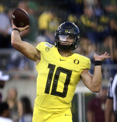 Nfl Mock Draft 2020 Oregon Ducks Justin Herbert The No 1 Pick Over