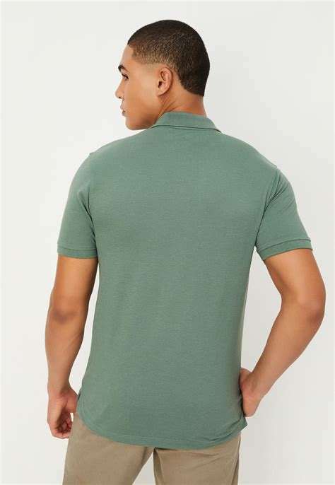 Buy Men Slim Fit Solid Polo T Shirt Online At Just Rs 3990 1000013450788 Max Fashion