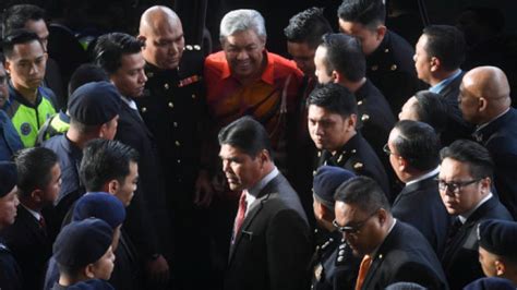 Ahmad Zahid Vows To Clear His Name