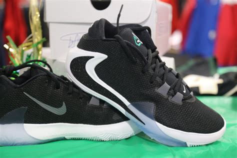 Giannis' Zoom Freak 1 shoes sell out fast at DICK'S Sporting Goods [PHOTOS]