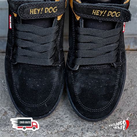 Tenis Hey Dog K9 Negro Gold