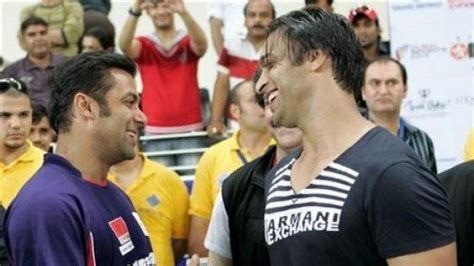 Shoaib Akhtar Visits Salman Khans House