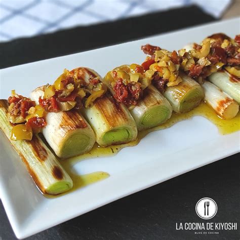 PUERROS A LA PLANCHA CON VINAGRETA PROVENZAL DE OLIVAS Y TOMATE SECO