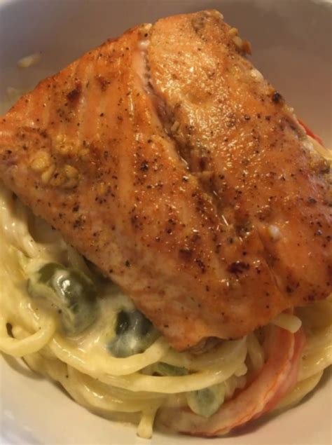 Creamy Salmon Alfredo