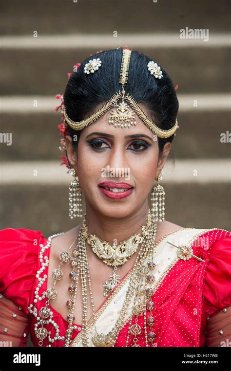 Bride Dressed For Traditional Wedding Sri Lanka Stock Photo Alamy