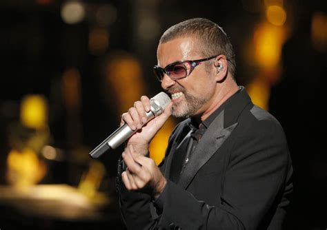 La familia de George Michael y su último novio se disputan tesoro
