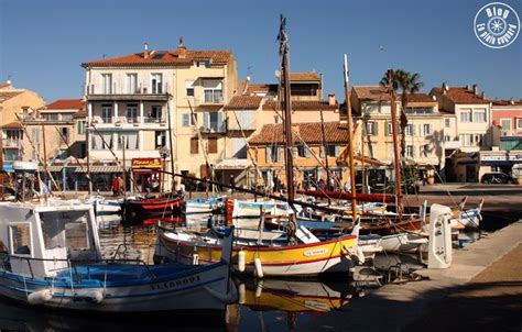 Sanary Sur Mer Est Une Station Baln Aire Situ E Sur La C Te D Azur