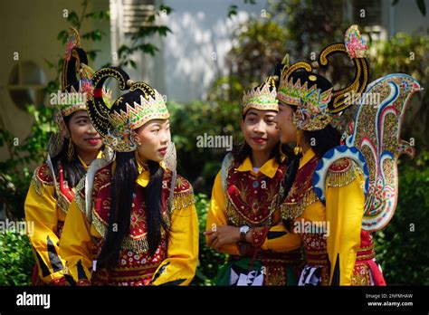 Indonesian Perform Jaranan Pegon Dance Stock Photo Alamy