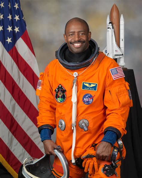 We Love Astronaut Leland Melvin's Official NASA Portrait - Universe Today