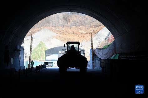 首都地区环线高速公路承德至平谷段春节过后施工忙