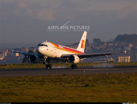 Iberia Airbus A319 EC KBX by maqui La Coruña Spain